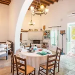 Vakantiehuis Fedra's Traditional House *