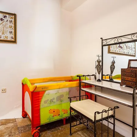 Fedra's Traditional House