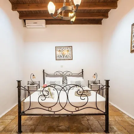 Fedra's Traditional House